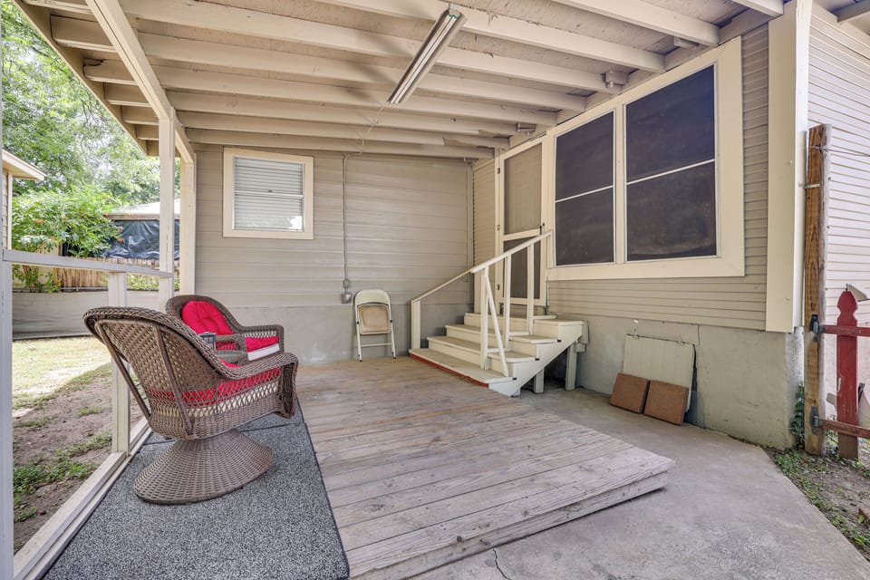 Shared Patio | Outdoor Seating