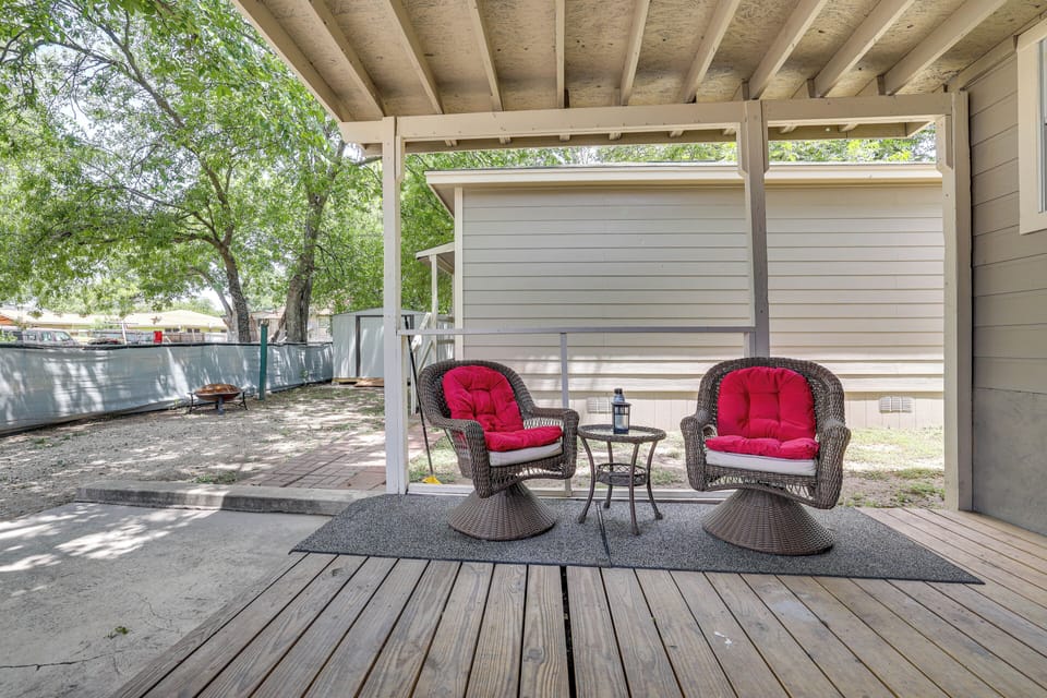 Shared Backyard | Patio | Pet Friendly w/ Fee | Tenant & Dog On-Site