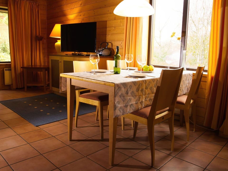 Table, Furniture, Building, Window, Wood, Curtain, Chair, Interior Design, Flooring, Floor