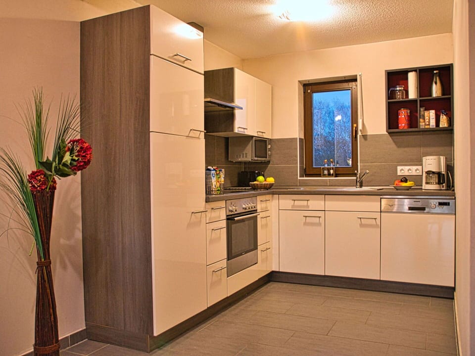 Cabinetry, Property, Countertop, Kitchen Stove, Wood, Home Appliance, Kitchen Appliance, Interior Design, Architecture, Kitchen
