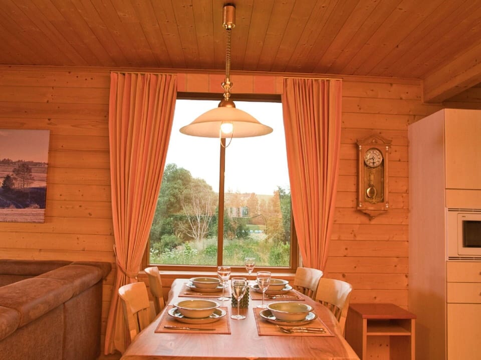 Table, Wood, Window, Interior Design, Floor, Flooring, Real Estate, Hardwood, Chair, Plant