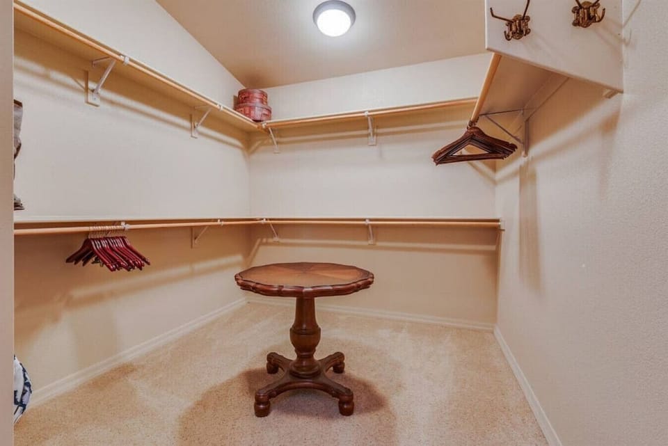 Walk in closet