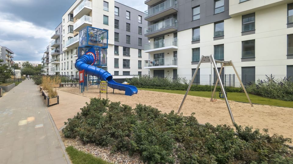 Experience urban living in a stylish and modern property.