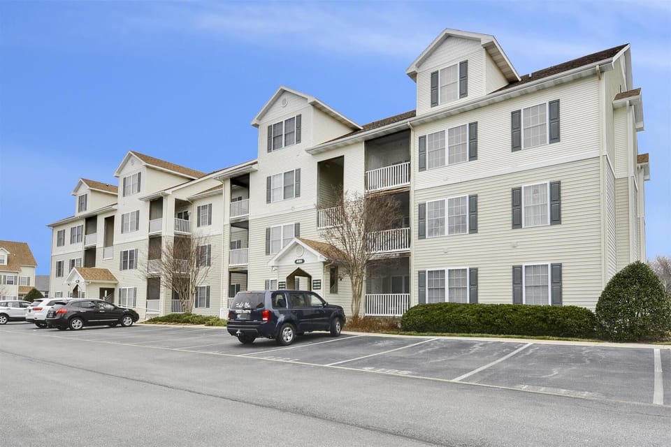 Exterior,Front Elevation,