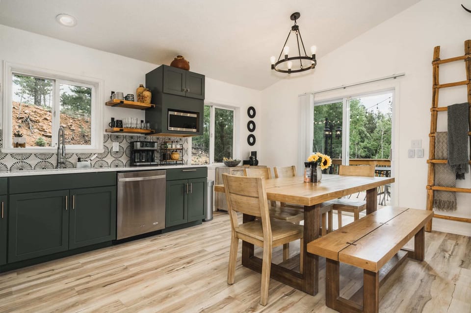 Eat in Kitchen with Grilling Patio