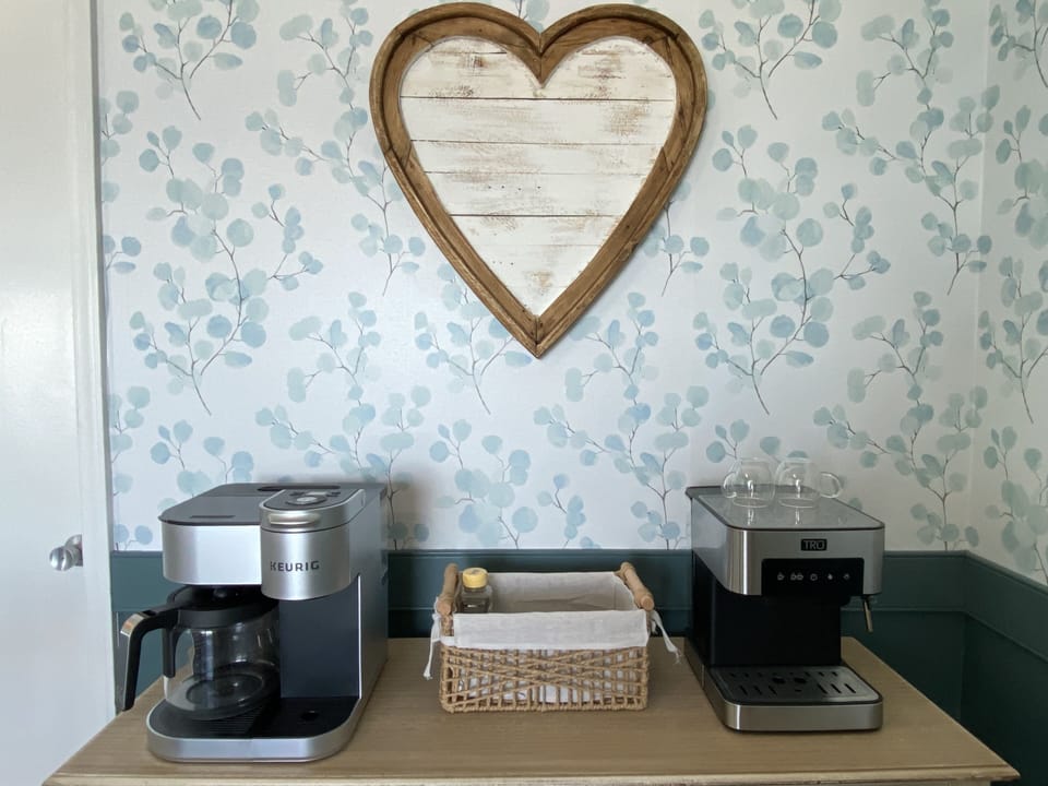 Coffee & espresso bar