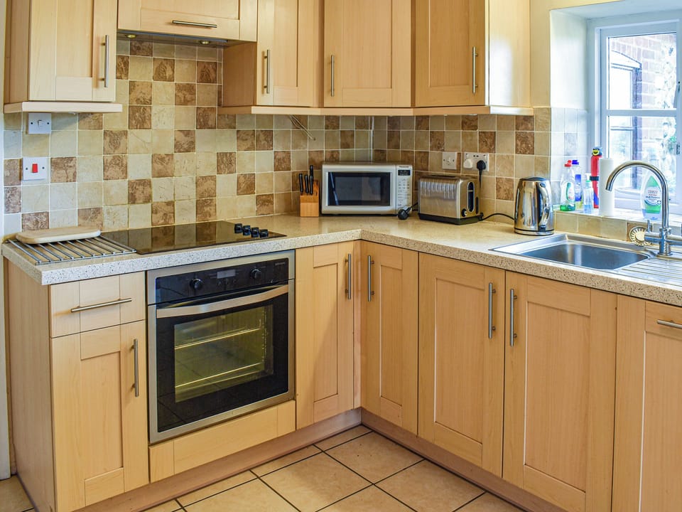 Kitchen | Holly Lodge, Bramerton