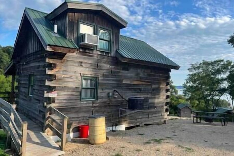 a03e7e82-927d-4f82-b28b-bc21076abb58