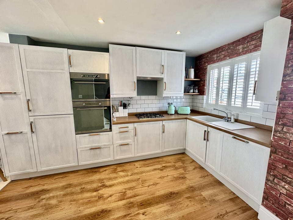 Book direct for 10% off at hutchlifestyleapartments.com