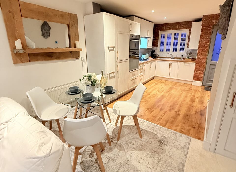 Book direct for 10% off at hutchlifestyleapartments.com