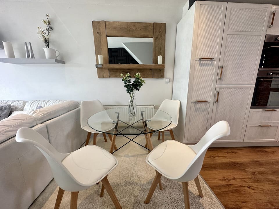 Book direct for 10% off at hutchlifestyleapartments.com