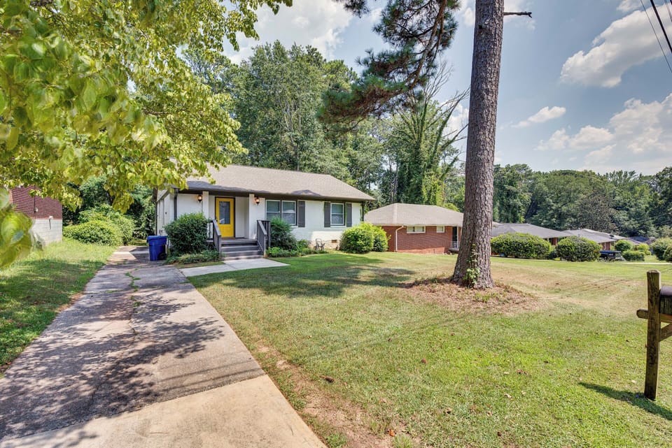 Exterior | 4 Mi to Downtown