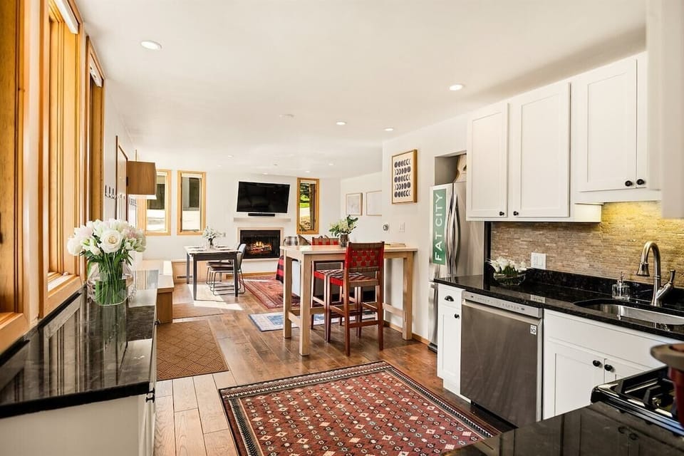 Open-concept main floor living/dining/kitchen