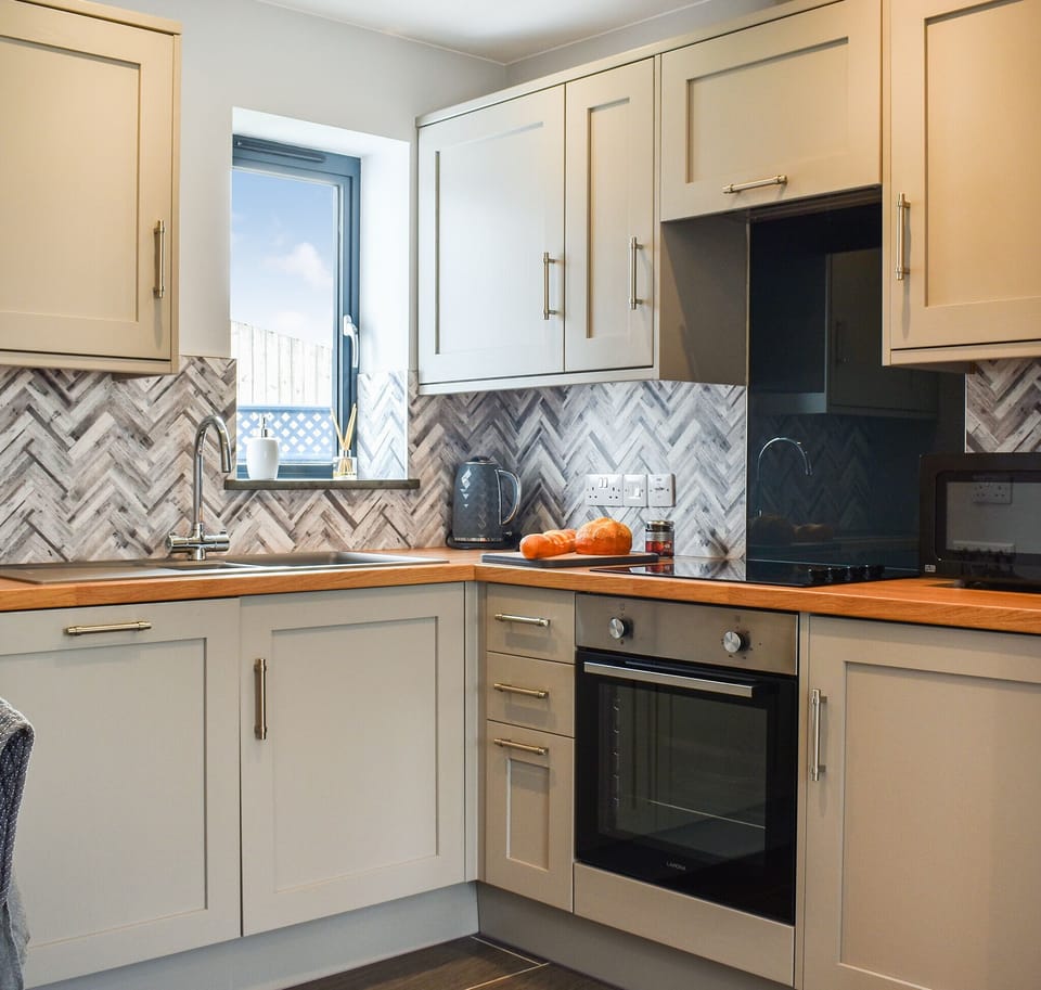 Kitchen | Pentarow, Trewardreva, near Constantine