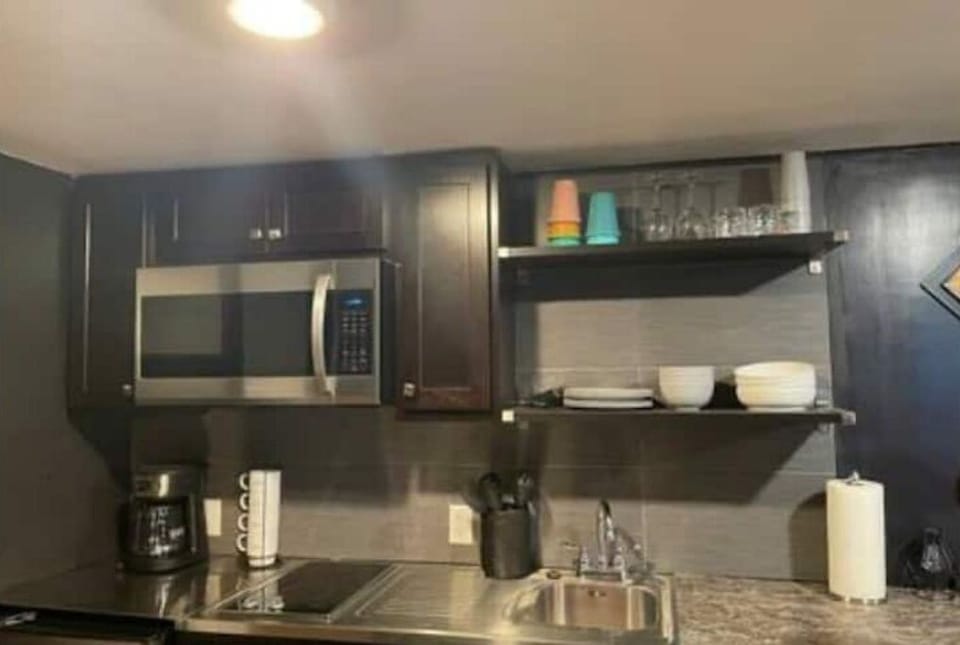 Basement Kitchenette 2