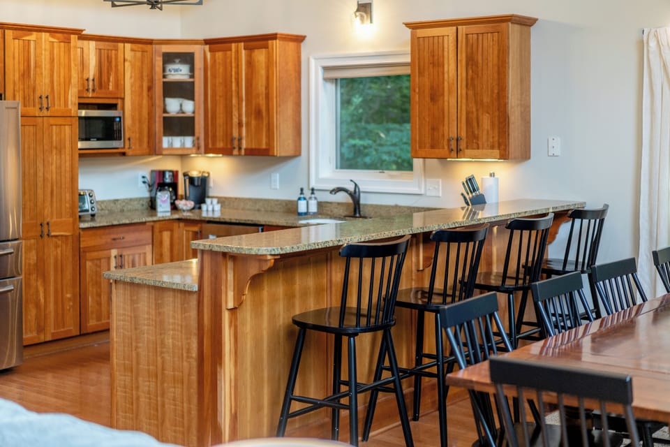 Bar seating for 4