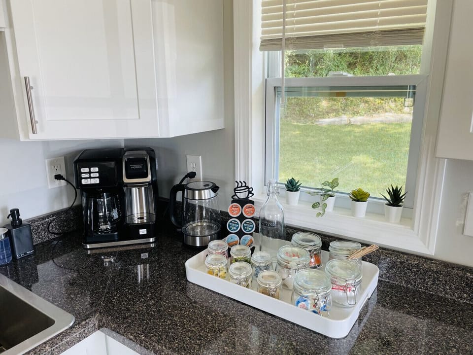 Keurig machine with starter pods provided