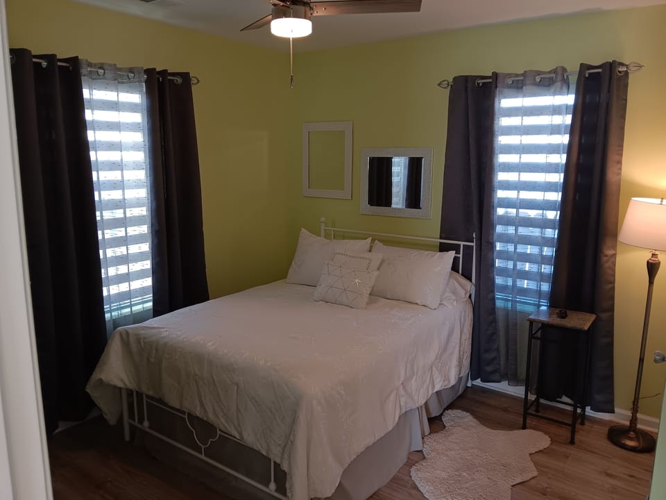 Full Size Bed 