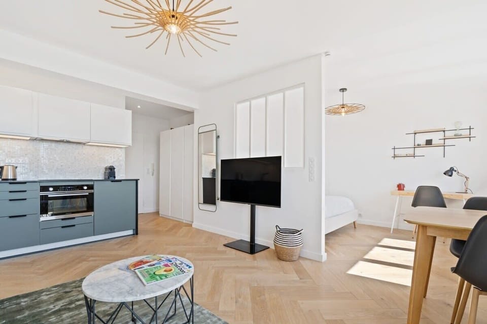 Live, cook, relax: our open-plan design caters to all your needs.