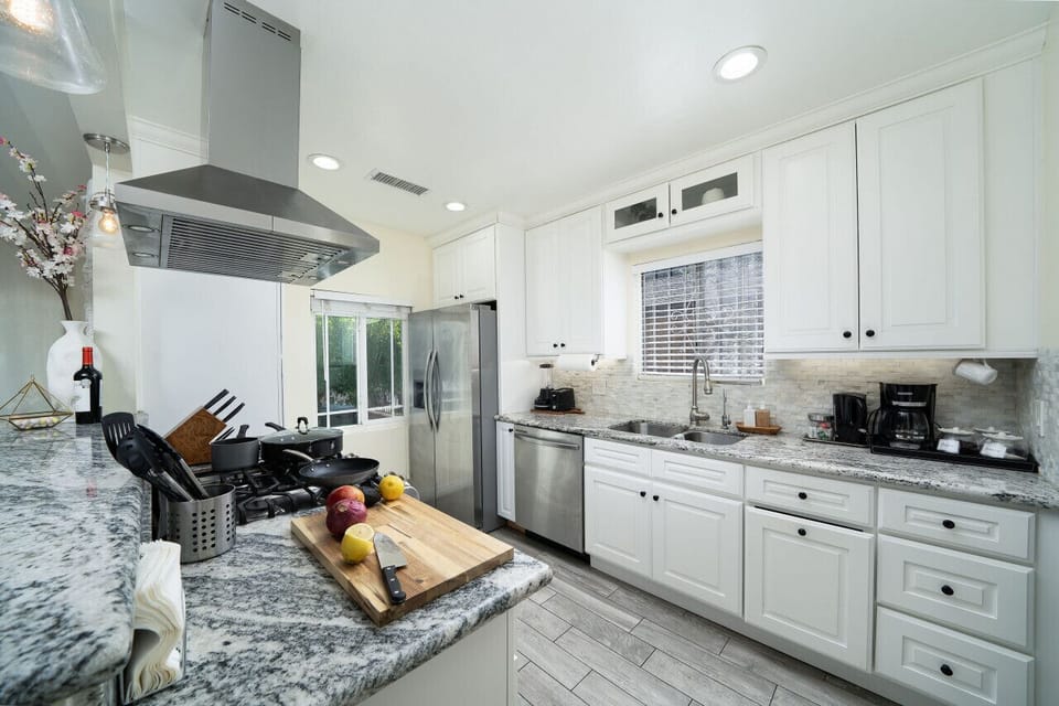 Step into a chef's paradise. Pots, Pans, Toaster, Blender, Coffee Maker, Hot water heater, and Reverse Osmosis water filter for the fresher water in California to serve you and your family.