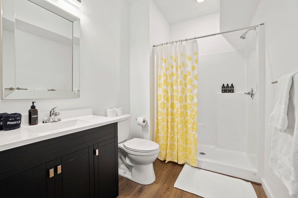 This is the nearby bathroom on the main floor.