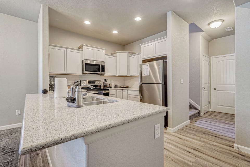 Beautiful updated kitchen with granite!