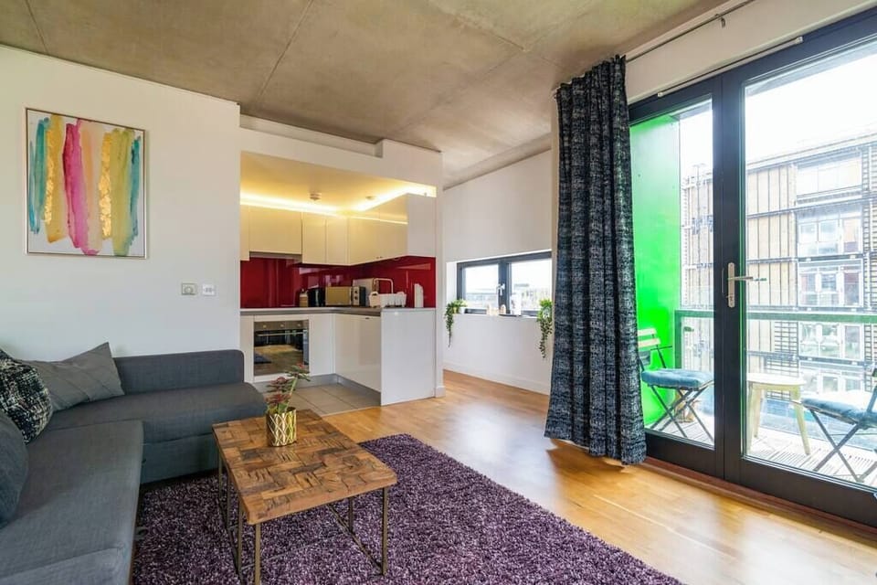 Fully equipped kitchen — oven, hob, microwave and dishwasher