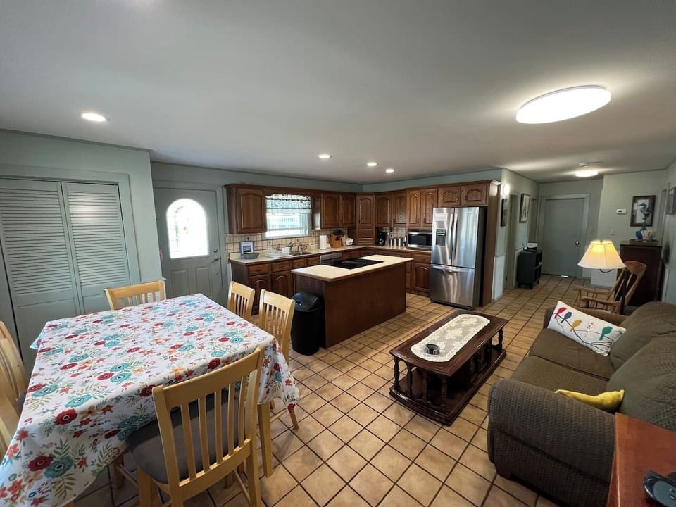 Unit 1: Kitchen + Dining Area