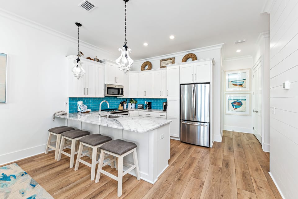 Inviting kitchen with a vibrant & beachy feel