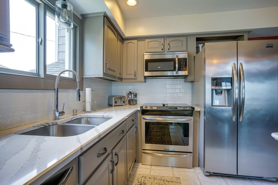 Kitchen | Spices | Bar Seating