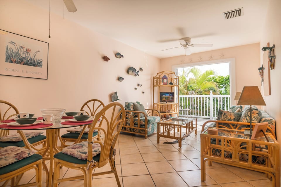 Living / Dining Area