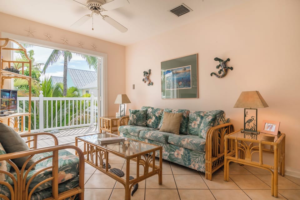 Living / Dining Area