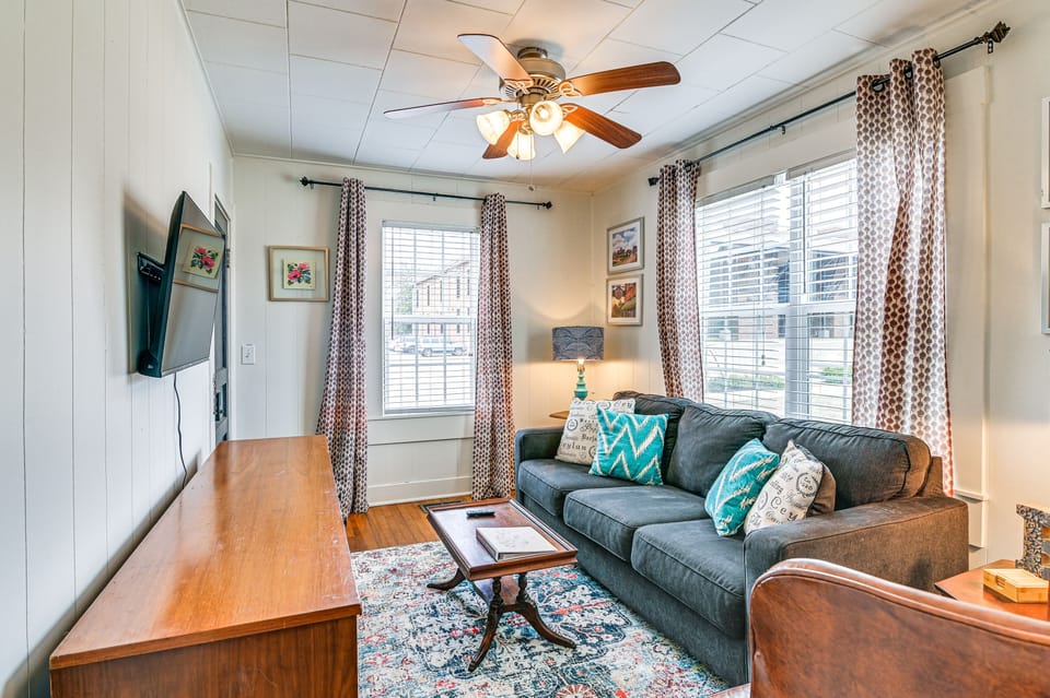 Starkville Vacation Rental | 2BR | 1BA | Stairs to Enter | 800 Sq Ft