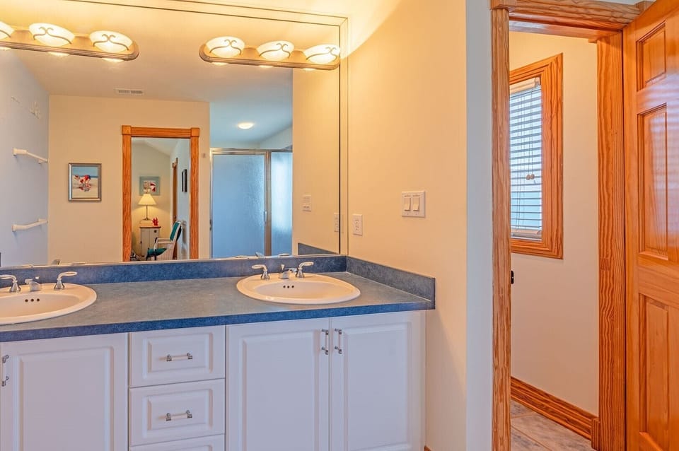 Top Level King Bedroom ensuite bath