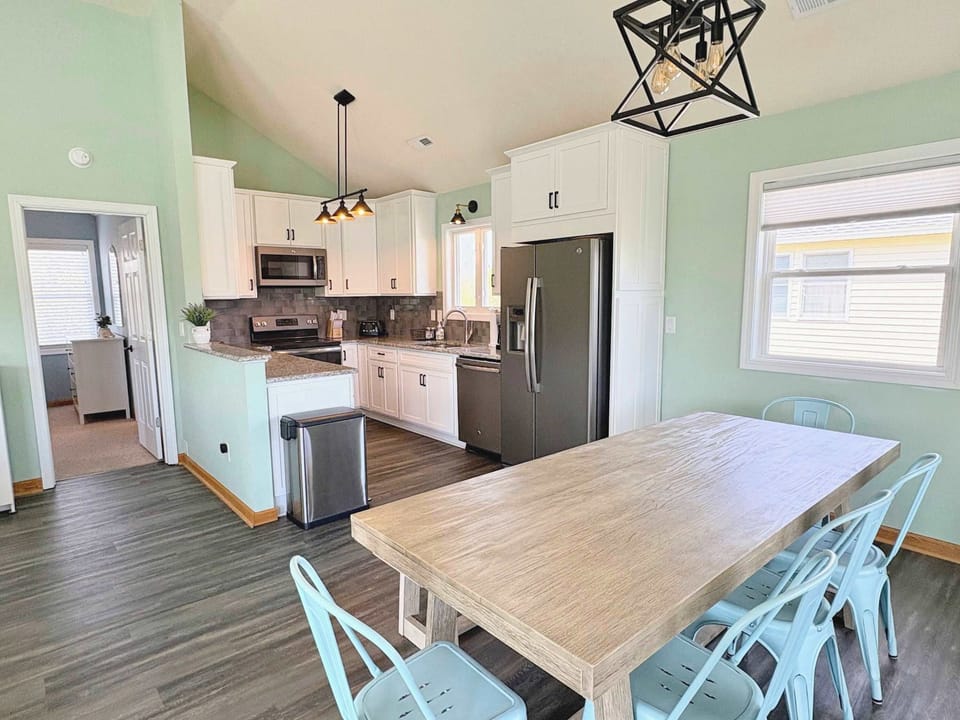 Top Level Dining Area and Kitchen