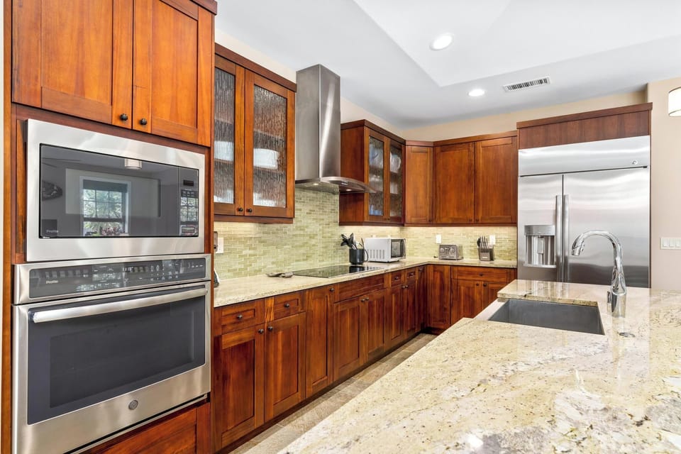 Fully equipped kitchen perfect for family meals and fun