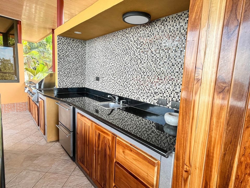 Top Level BBQ Area (2)