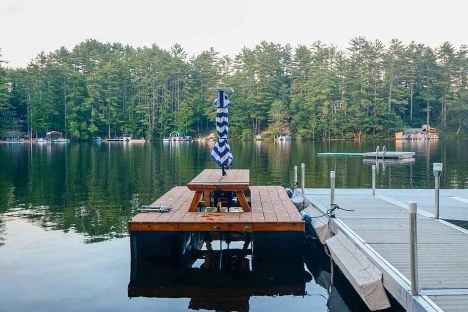 Enjoy a one-of-a-kind experience with a picnic on the water, surrounded by stunning lake views.