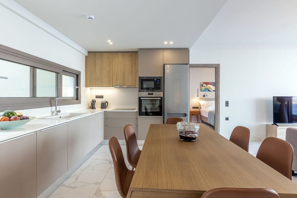 Fully equipped kitchen with all modern appliances