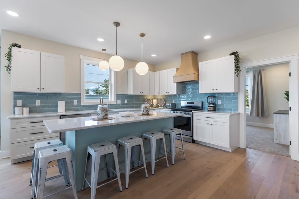 The perfect setting to both make meals together and enjoy them as well.
