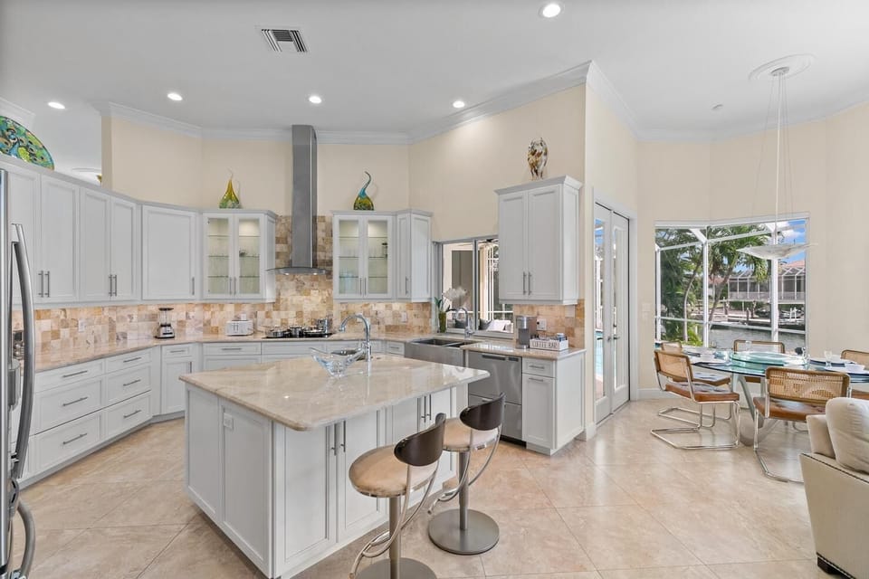 Gourmet kitchen