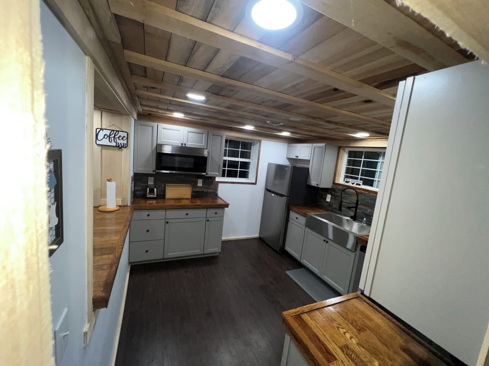 Full kitchen, +dishwasher with servery breakfast nook/coffee bar 
