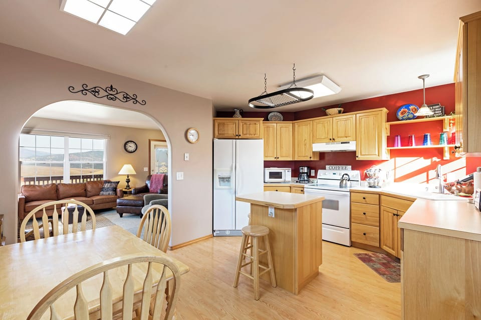 Kitchen ( Main Level) 