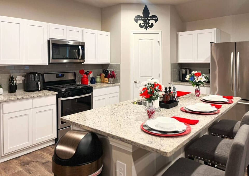 Book the best Airbnb in Lake Charles! Not only is the home comfortable, but it’s also safe, featuring exterior security cameras, a fire extinguisher, smoke detectors, and carbon monoxide detectors for your peace of mind.