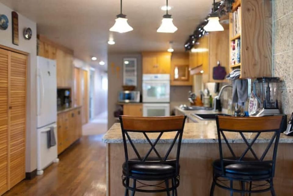Commercial kitchen