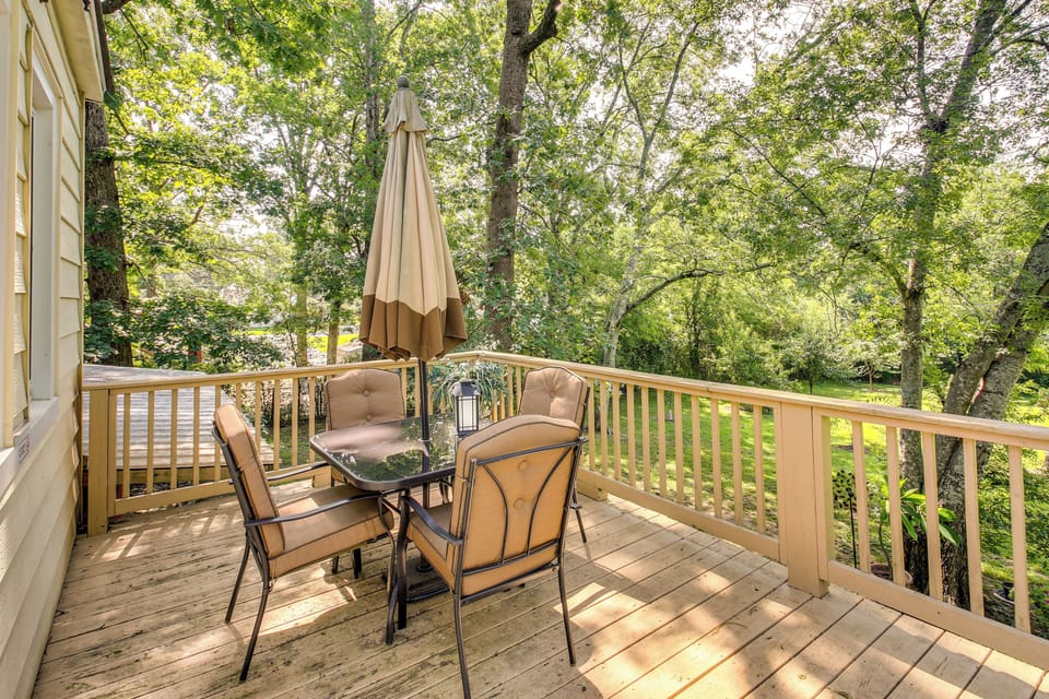 Deck | Dining Area