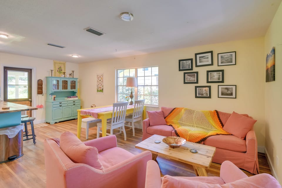 Hawthorne Vacation Rental | 3BR | 2BA | Steps Required | 1,300 Sq Ft