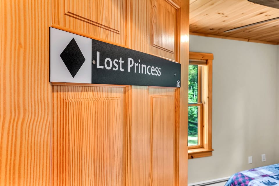 Main Level Bedroom - "Lost Princess" With Queen Bed