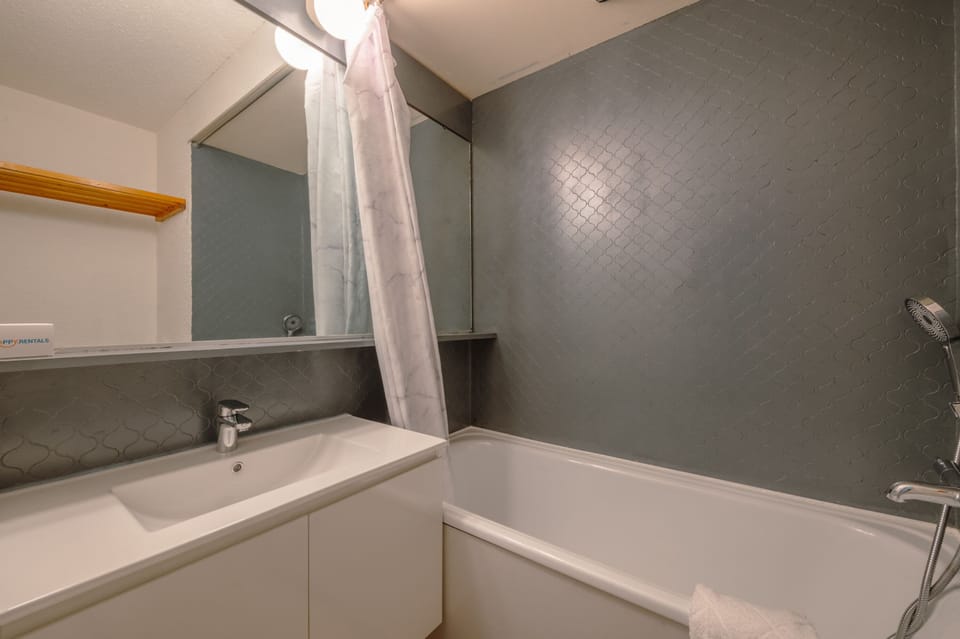 Bathroom with bathtub