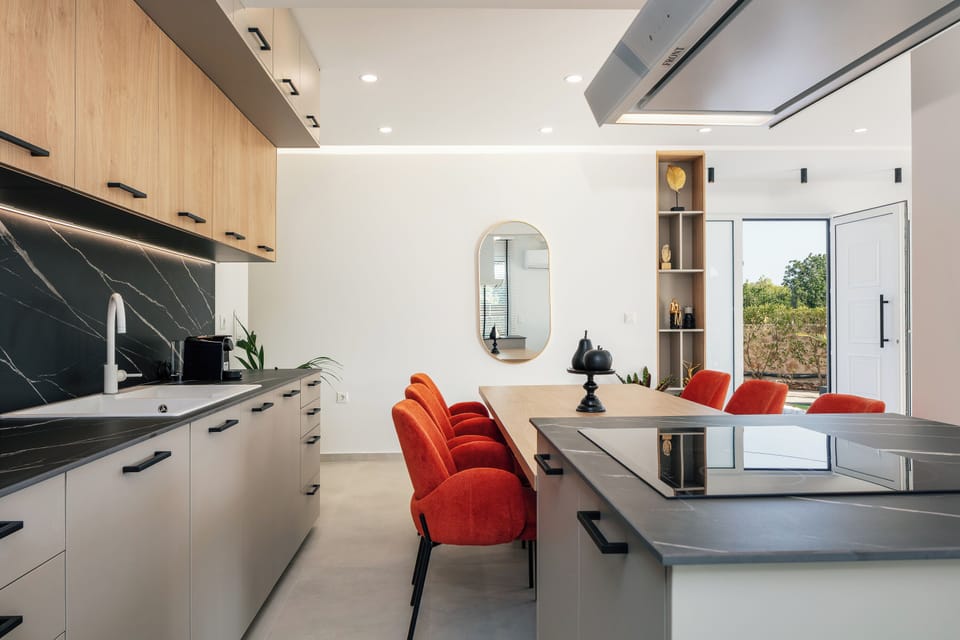 Fully equipped kitchen with all modern appliances